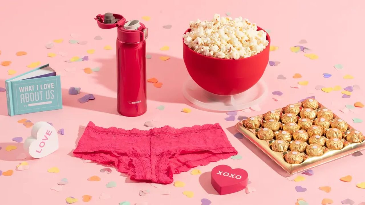 Top 10 Unique Valentine’s Gifts To Buy Below 1000