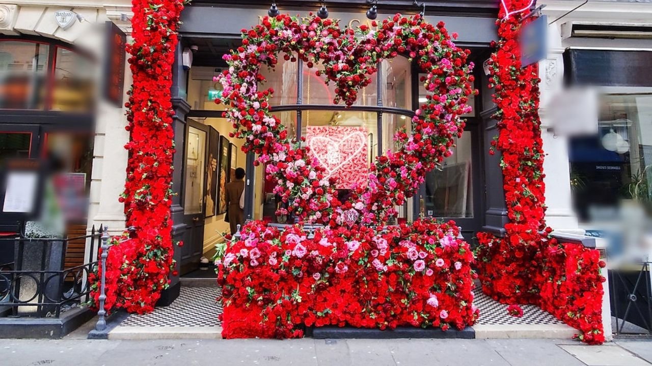 Explore New York’s Romantic Side with Your Valentine by Hiring Lux Limo Service NYC