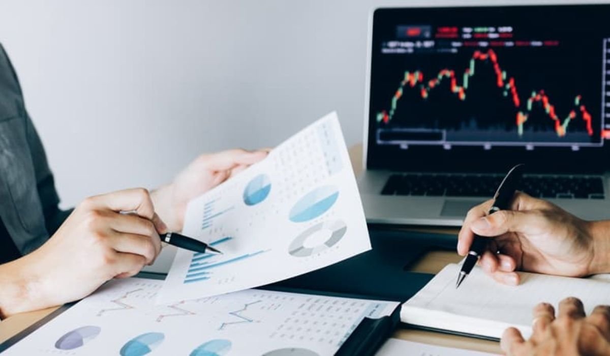 "Mastering the Markets: A Comprehensive Guide to Successful CFD Trading"