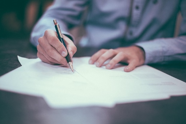 Medical Negligence & Recovery: 7 Reasons to Hire a Lawyer
