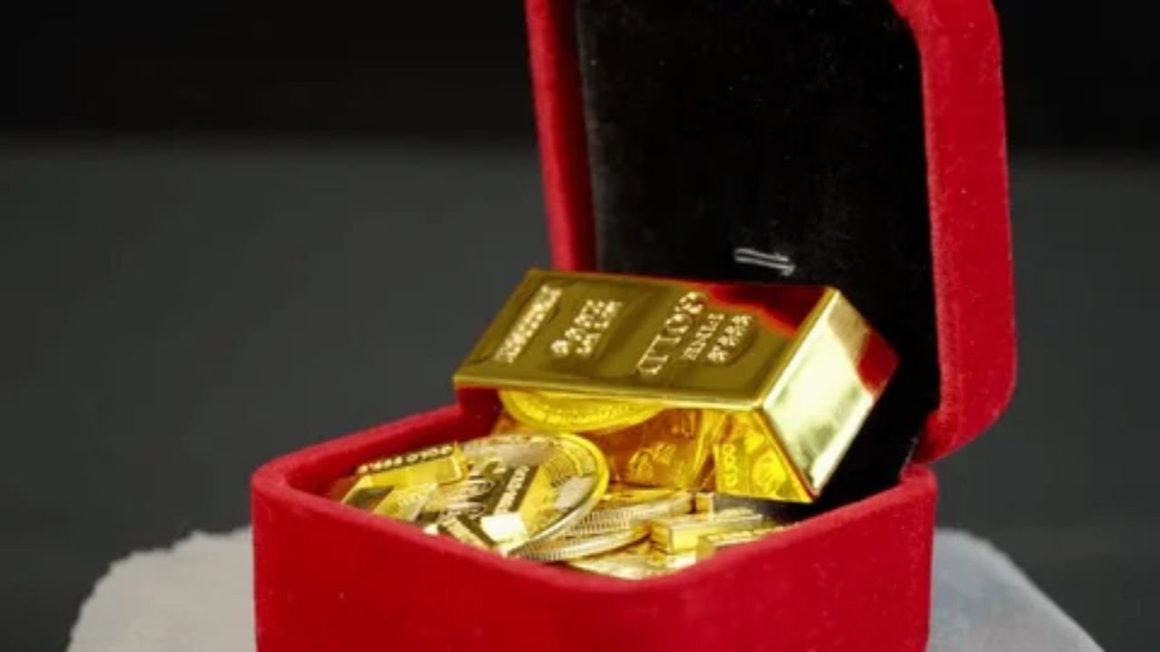 A Gleaming Treasure Trove: The Gold Shop Experience in Singapore