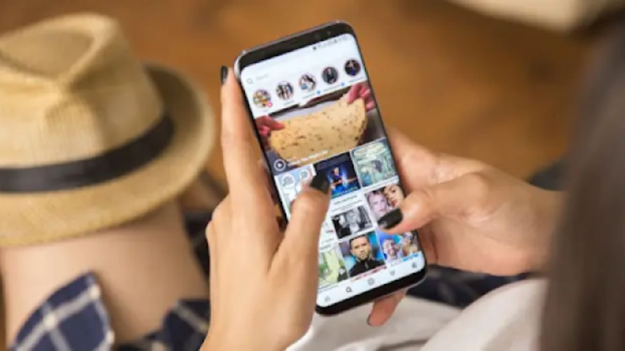 Mollygram: Connecting Moments, One Snap at a Time