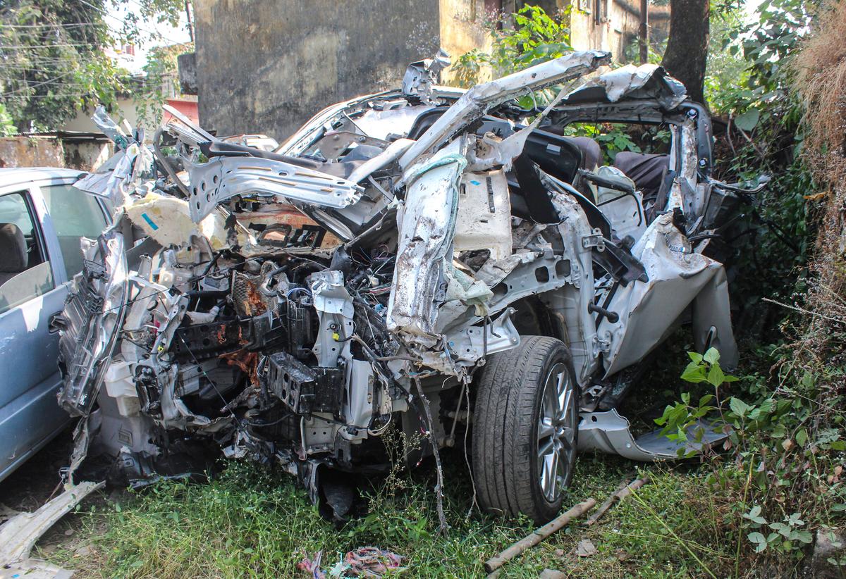 911 operator simmons siblings car accident