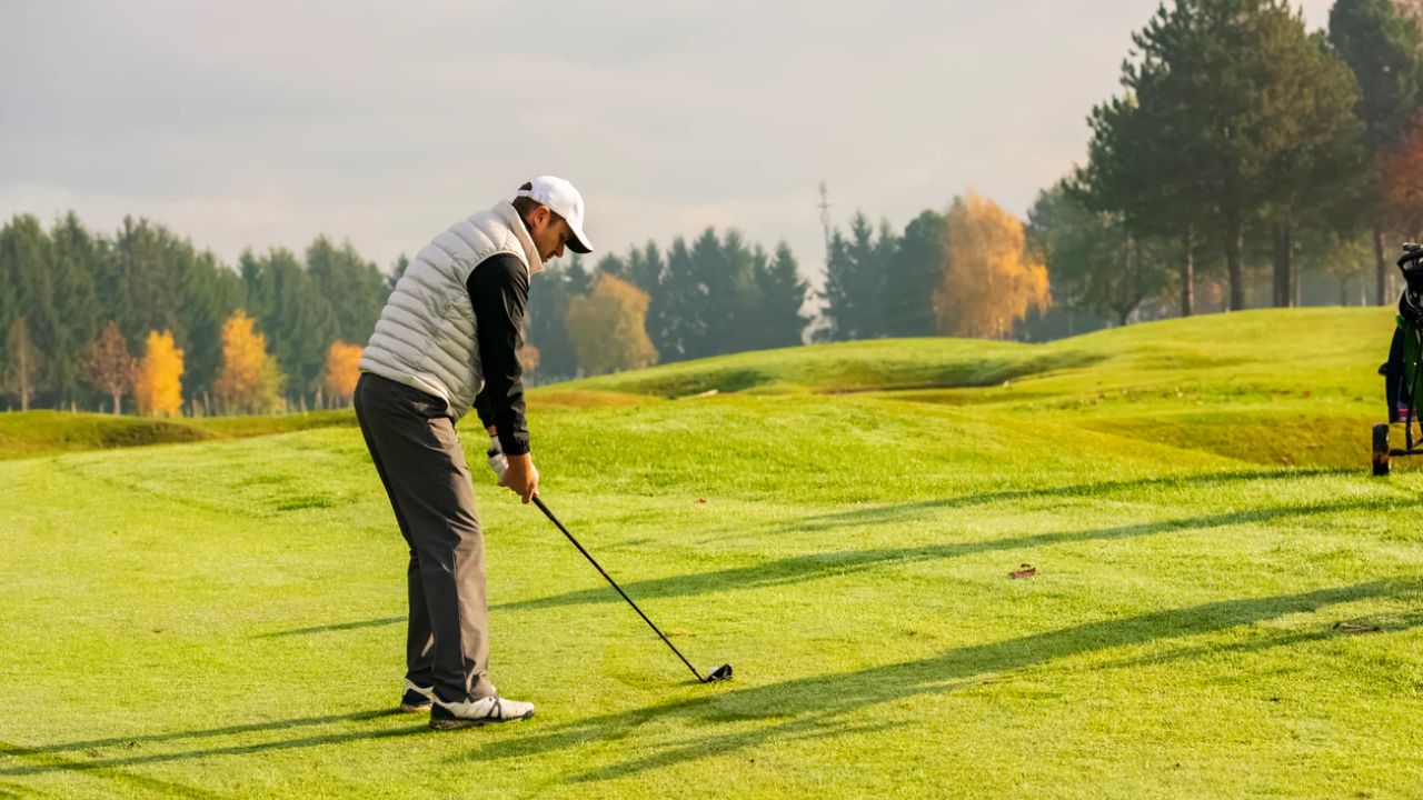 Stay Warm and Play Better: The Advantages of Heated Apparel for Cold-Weather Golf