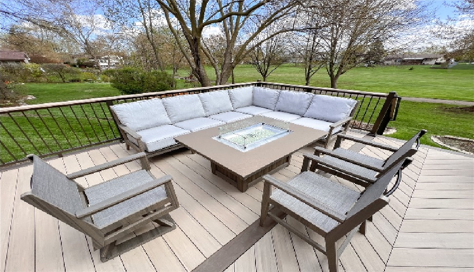 Creating Your Lexington Haven: Seamless Indoor-Outdoor Living with Bathroom and Deck Remodels