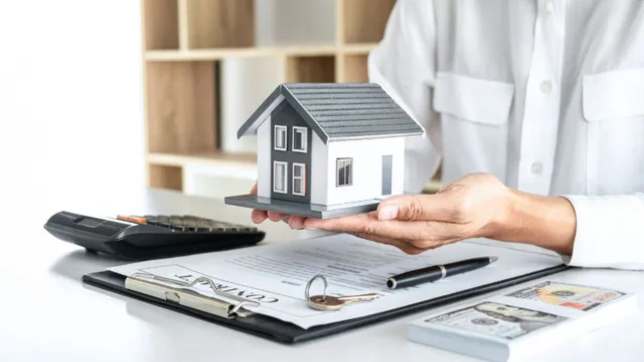 How to Spot Hidden Treasures at Estate Sales: A Buyer’s Guide