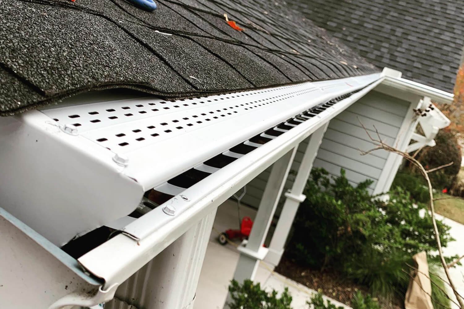 Preparing for Hurricane Season: The Role of Roof Cleaning and Gutter Guards in Summerville