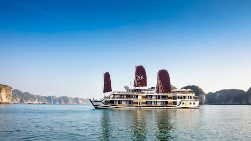 Halong Bay Luxury Junk vs. Modern Cruise: Which is Right for You?