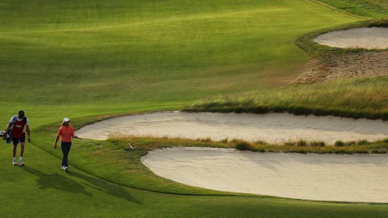 Cyclone Recovery for Golf Courses: Protecting Greens and Fairways