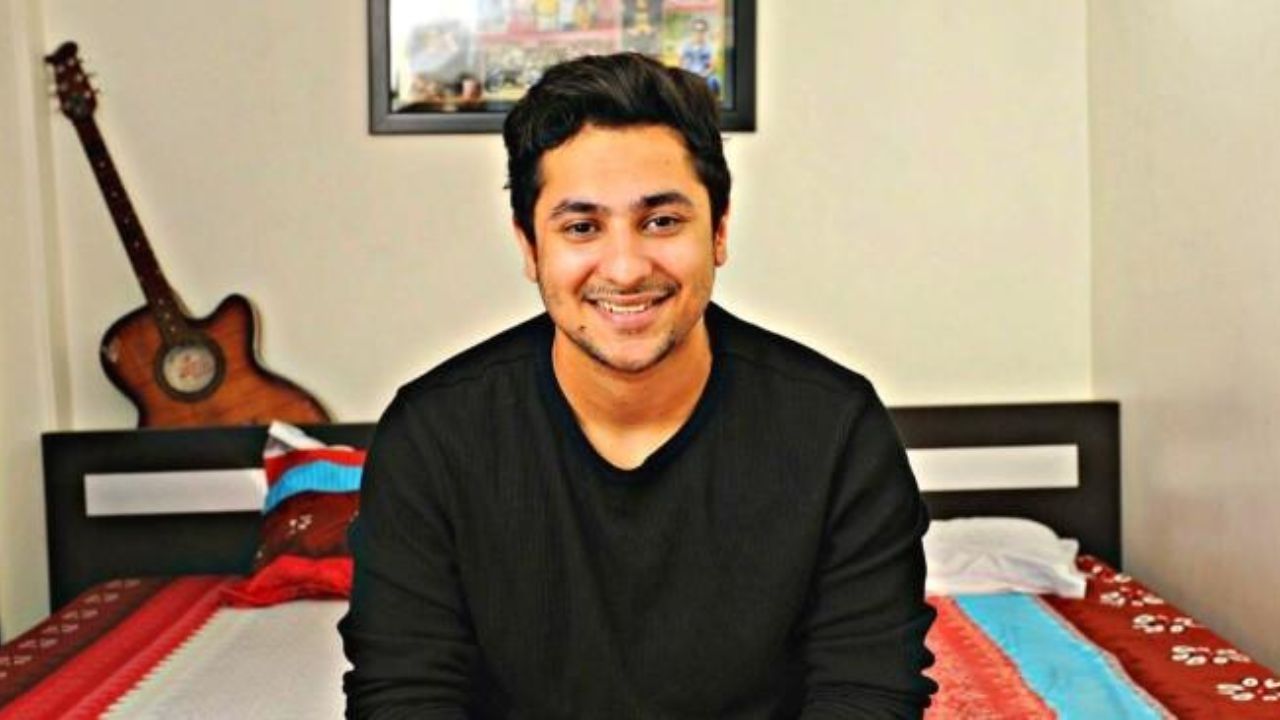 Harsh Beniwal Height in Feet