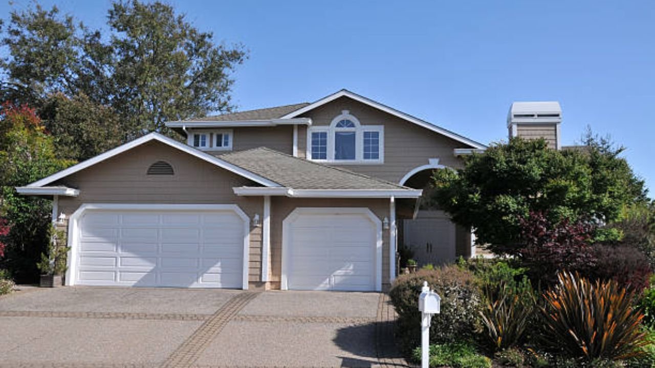 Roofing, Siding & Gutters – Why Melvin Belk Roofing is Your Best Choice for Complete Home Protection