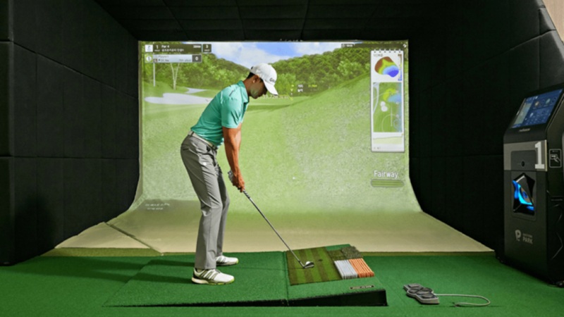 Playing the World’s Most Famous Courses on a Golf Simulator: What It’s Like