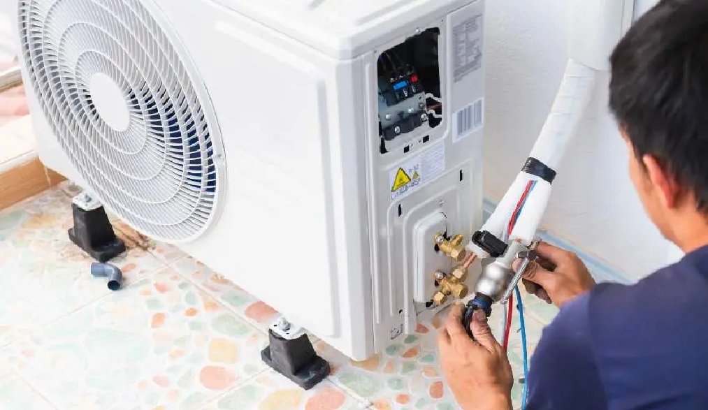 When to Call a Professional for AC Repair in Orlando