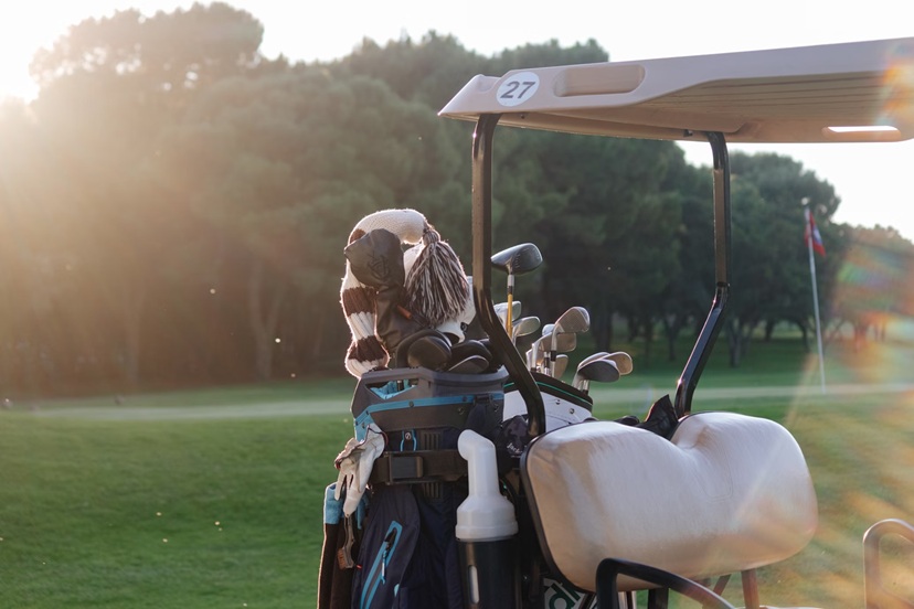 A Beginner’s Guide to Picking the Right Golf Bag