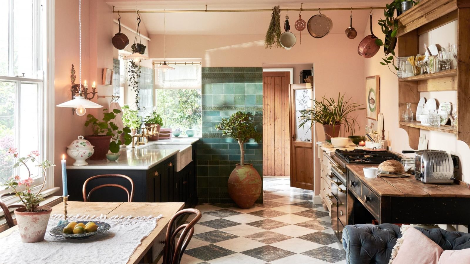 Why Extendable Kitchen Dining Tables Are the Perfect Fit for Small Homes