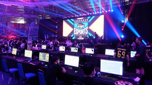 Top eSports Scholarships for University Gamers in the US