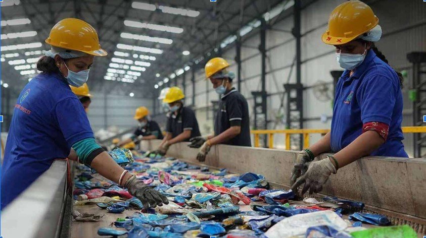 How FMCG Companies are Shifting to Recycled Plastics in Packaging